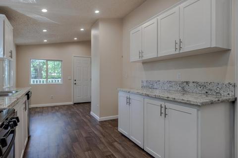 207 Full Cir, Davis, CA 95618 photo 3
