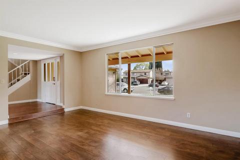 135 Carmel Way, Tracy, CA 95376 photo 4