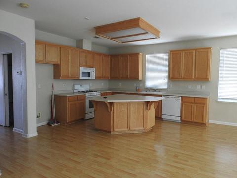 1371 Gianna Ln, Manteca, CA 95336 photo 3