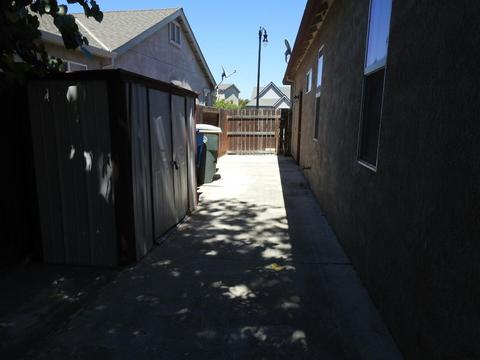 1371 Gianna Ln, Manteca, CA 95336 photo 5