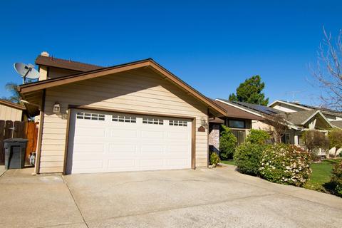 581 Nancy Dr, Ripon, CA 95366 photo 2