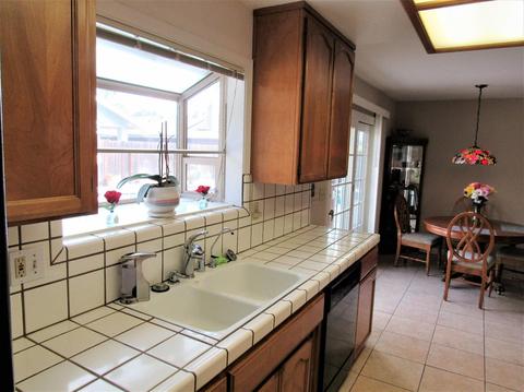1561 Nicklaus Way, Manteca, CA 95337 photo 9