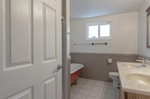 406 Helen Ave, Modesto, CA 95354 photo 10