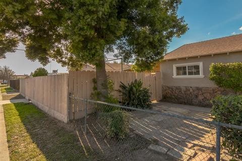 2401 Crommelin, Modesto, CA 95350 photo 4