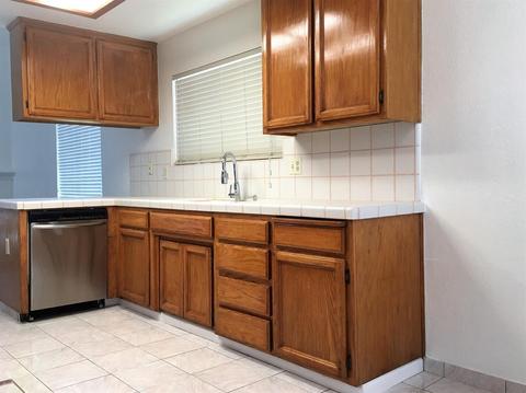 1304 Crater Ave, Modesto, CA 95351 photo 4