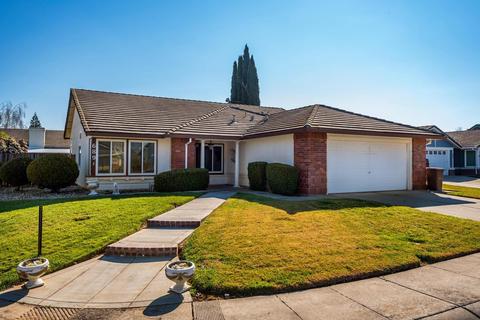 689 Summit Lakes Ct, Galt, CA 95632 photo 1