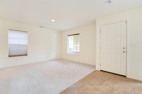 437 Renaissance Ave, Lathrop, CA 95330 photo 4