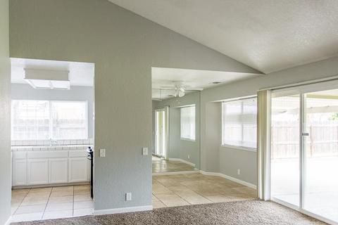 840 Cathedral Ln, Ceres, CA 95307 photo 2