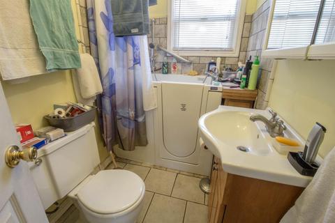 1633 Vernon Ave, Modesto, CA 95351 photo 11
