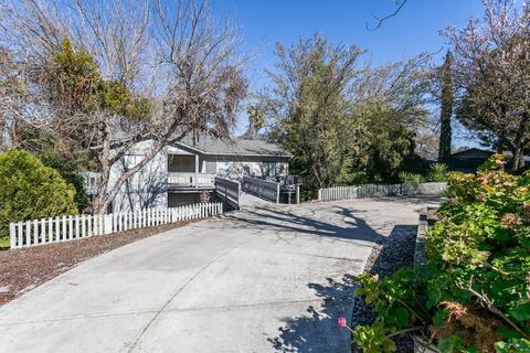 849 River Rd, Modesto, CA 95351 photo 2