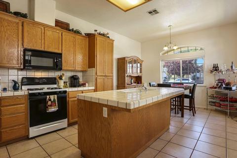 1972 Lauritson Ln, Manteca, CA 95336 photo 2