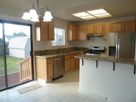 333 N Mills Ave, Lodi, CA 95242 photo 2