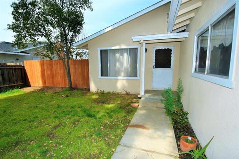 1321 Arrowhead Ct, Modesto, CA 95351 photo 2