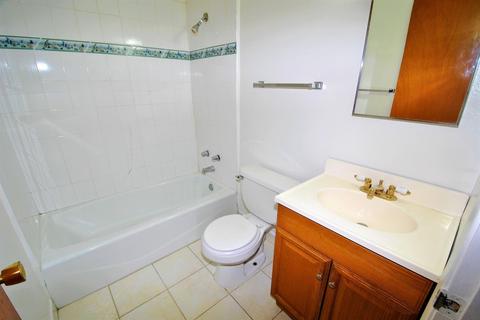 1321 Arrowhead Ct, Modesto, CA 95351 photo 9