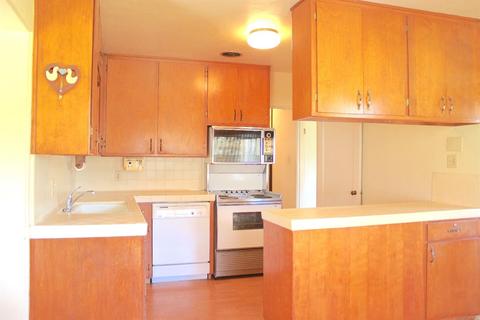1944 Evergreen Ave, Modesto, CA 95350 photo 4
