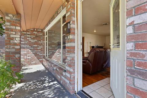 511 Cardinal St, Lodi, CA 95240 photo 2