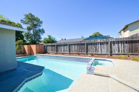 827 Carson Ave, Manteca, CA 95337 photo 2