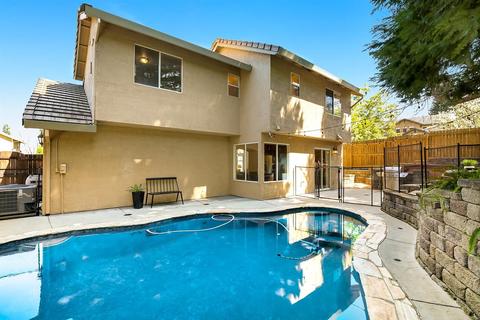6301 Emerald Dr, Rocklin, CA 95677 photo 1