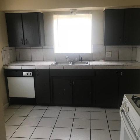 445 Oak St, Modesto, CA 95351 photo 4