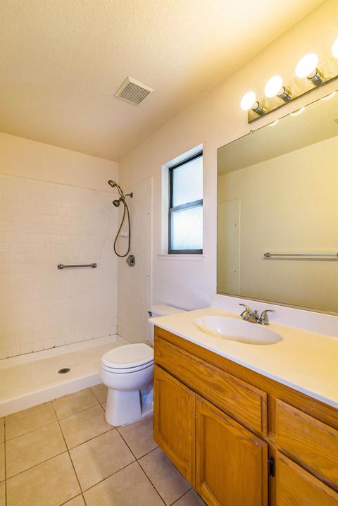 654 Downing Dr, Galt, CA 95632 photo 6