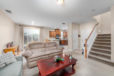 689 Equinox Loop, Lincoln, CA 95648 photo 4