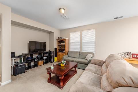 689 Equinox Loop, Lincoln, CA 95648 photo 3