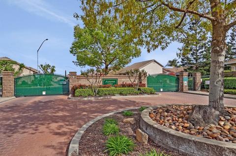 3413 Red Maple Dr, Modesto, CA 95355 photo 2