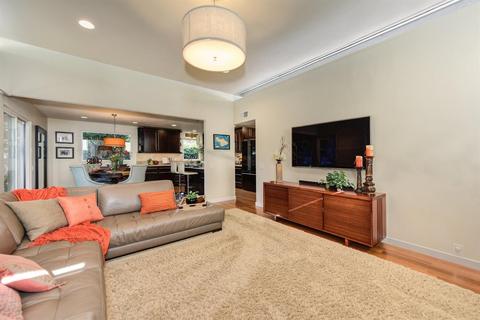 631 Hermosa Pl, Davis, CA 95616 photo 4