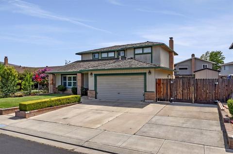 1060 Compass Ln, Manteca, CA 95337 photo 2