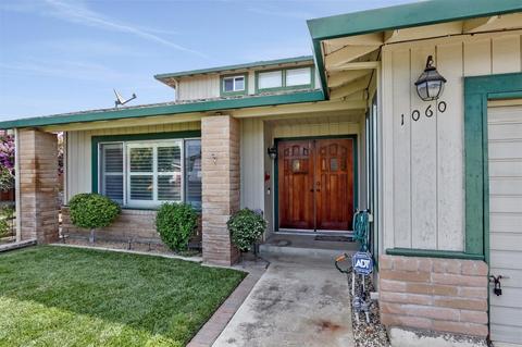 1060 Compass Ln, Manteca, CA 95337 photo 3