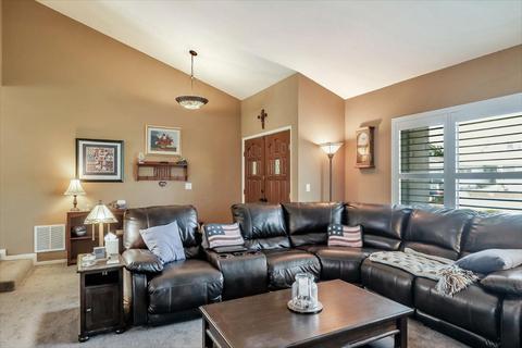 1060 Compass Ln, Manteca, CA 95337 photo 4