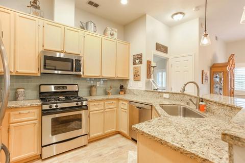 2390 Roualt St, Davis, CA 95618 photo 3