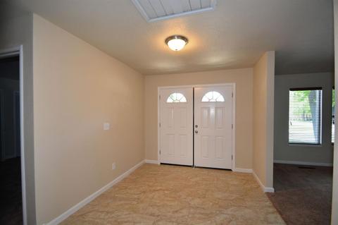 901 Rugby Ln, Modesto, CA 95356 photo 4