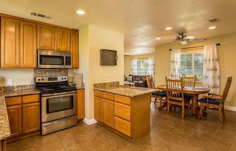 573 E Galin Rd, French Camp, CA 95231 photo 5