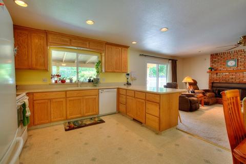 1920 Carleton Dr, Turlock, CA 95382 photo 13
