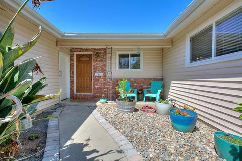 1701 Elizabeth Ave, Modesto, CA 95355 photo 2