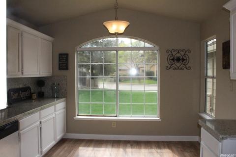 385 S Fullerton Dr, Turlock, CA 95382 photo 4