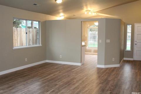 385 S Fullerton Dr, Turlock, CA 95382 photo 7