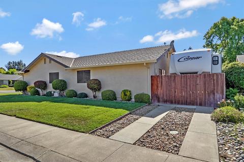 1577 Murietta Way, Manteca, CA 95337 photo 3