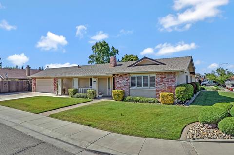 1577 Murietta Way, Manteca, CA 95337 photo 2