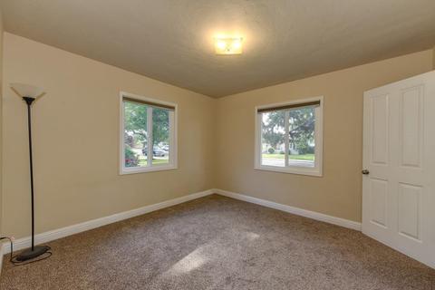 1020 W Walnut St, Lodi, CA 95240 photo 23