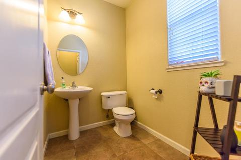 240 Crescent Moon Dr, Lathrop, CA 95330 photo 6