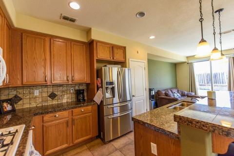 240 Crescent Moon Dr, Lathrop, CA 95330 photo 12