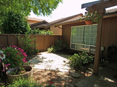 1812 Edgebrook Dr, Modesto, CA 95354 photo 4