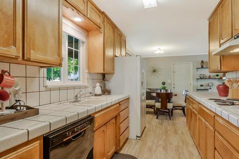 1017 W Rumble Rd, Modesto, CA 95350 photo 4