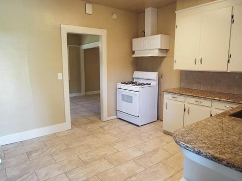 654 E Olive Ave, Turlock, CA 95380 photo 8