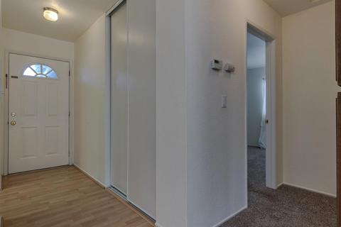 136 Grande Ave, Davis, CA 95616 photo 9