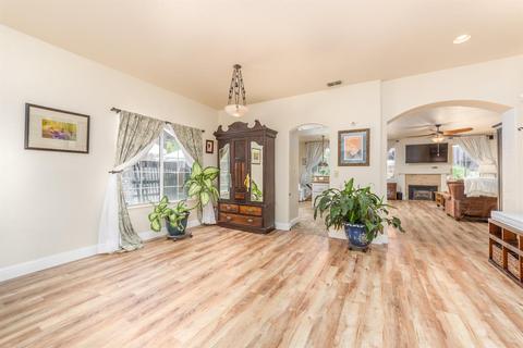235 Keller Cir, Folsom, CA 95630 photo 4