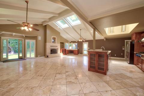 2307 Carmichael Way, Turlock, CA 95382 photo 2