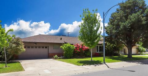 720 Windsor Dr, Lodi, CA 95240 photo 1